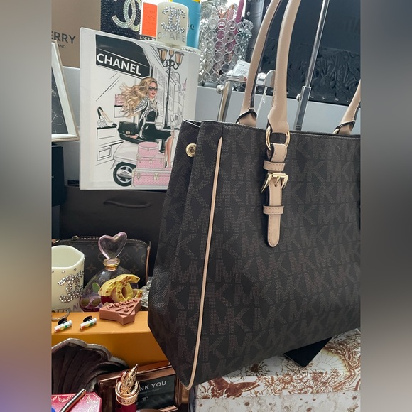 ✨ Michael Kors Signature Monogram Brown Leather Print Shoulder Bag✨LIKE NEW - Picture 3 of 14